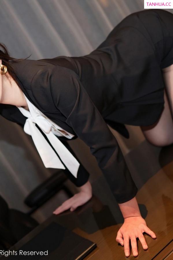   [XiuRen]高清写真图 2023.03.01 No.6342 米娜MnaL 黑丝美腿第28张图片